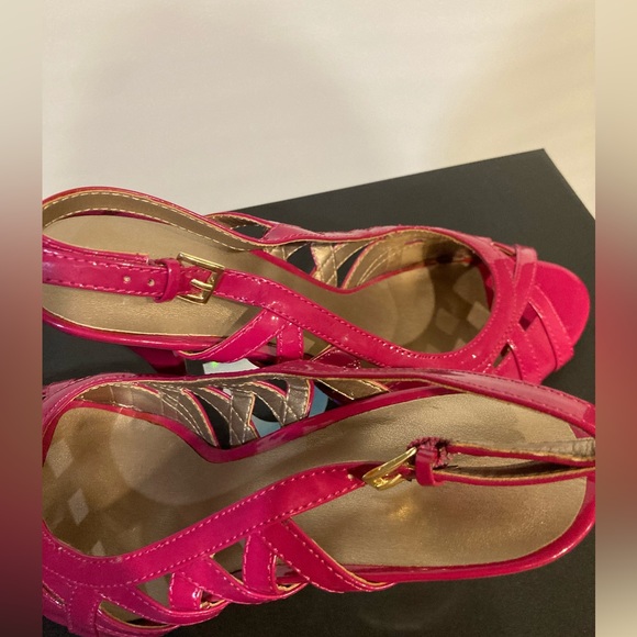 Bandolino Women’s Strappy Open Toe Heels Bright Fushia Size 7.5 - Picture 4 of 8